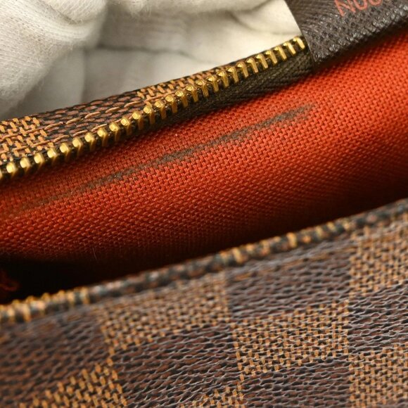 Louis Vuitton Damier Trousse Makeup Handbag - Picture 7 of 10